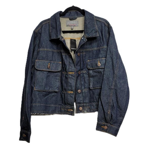 NWT Torrid 2 Rigid Vintage Denim Pleated Trucker Jacket 2X 18 20 - Picture 7 of 13